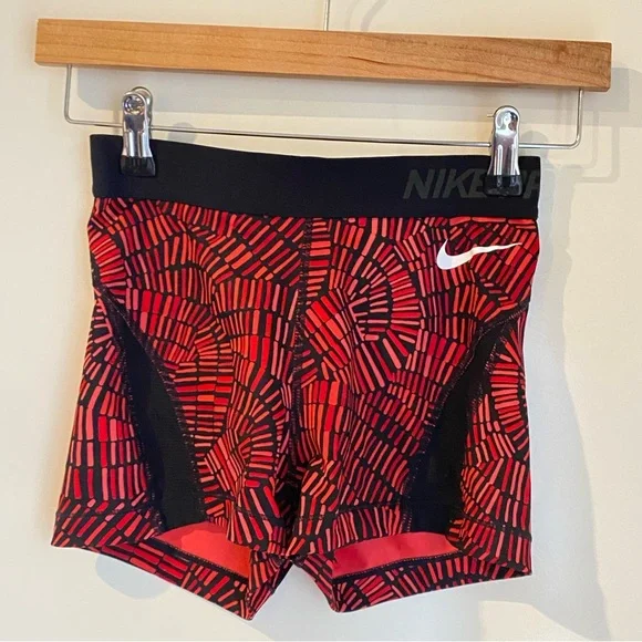 Nike ➰ ladies black red shorts abstract pattern w mesh sides XS - Picture 2 of 5